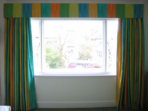 Curtains with simple, flat, lightly padded pelmet