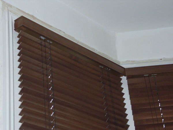 35mm auburn wood slat venetians installed in Tufnell Park, North London