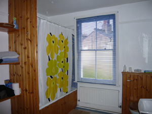 25mm aluminium venetian blind, yet again its blue Stroud Green