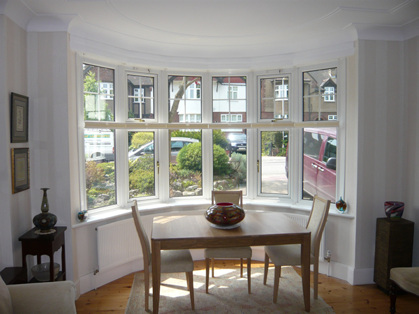 Top down - bottom up Luxaflex duette blinds at a bow window