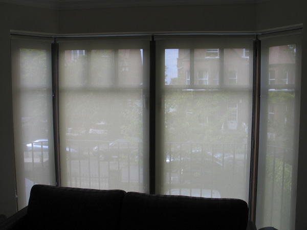 Sunscreen roller blinds