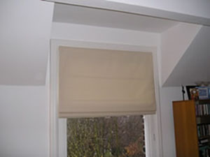 a simple roman blind in calico Kensington