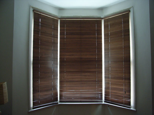 35mm auburn wood slat venetians installed in Tufnell Park, North London