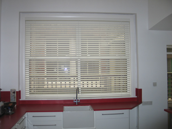 White 50mm woodslat in kitchen